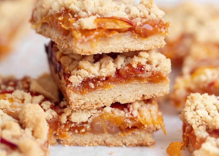 Brown Sugar Peach Crumb Bars